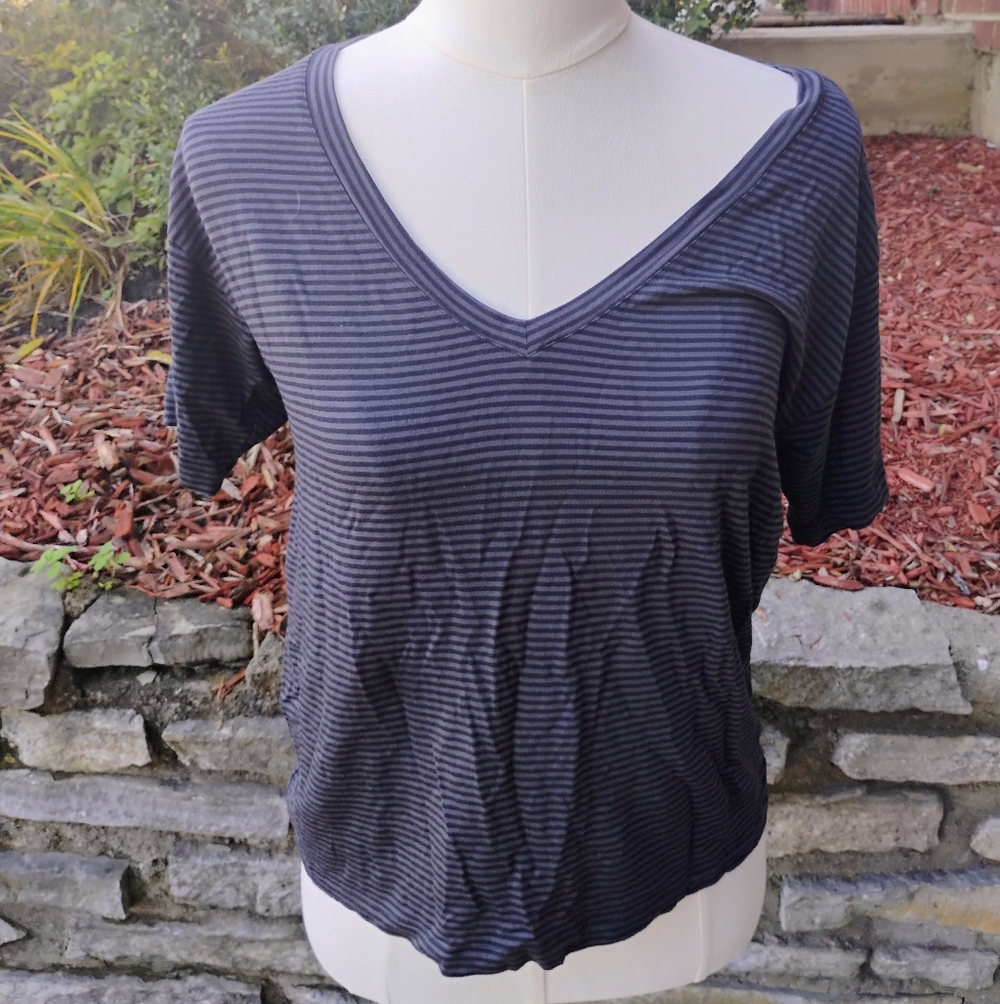 Heavenly By Victoria's Secret Black Striped V-Neck Short Sleeve Top